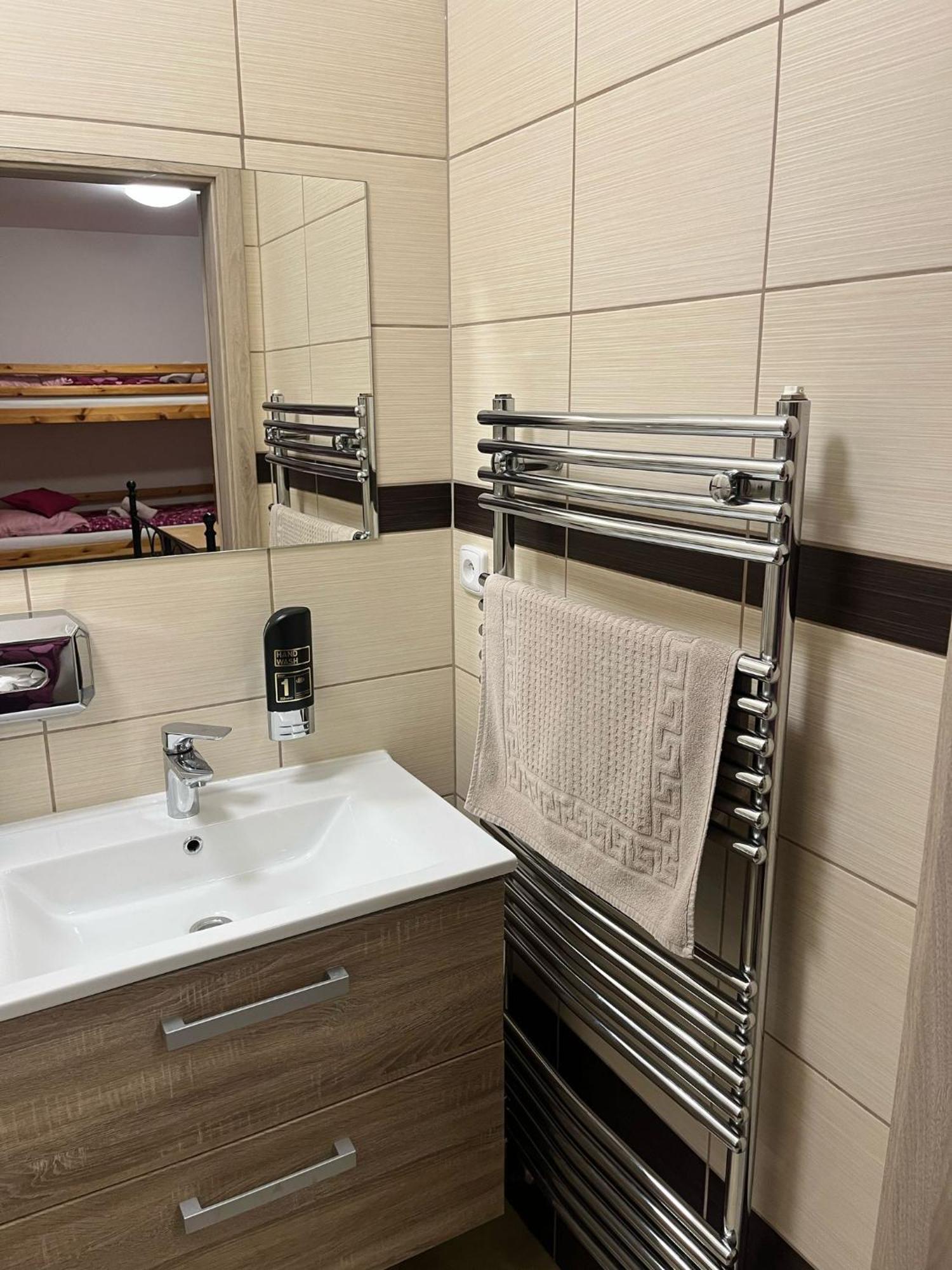 Hotel Zlechov Plumlov الغرفة الصورة