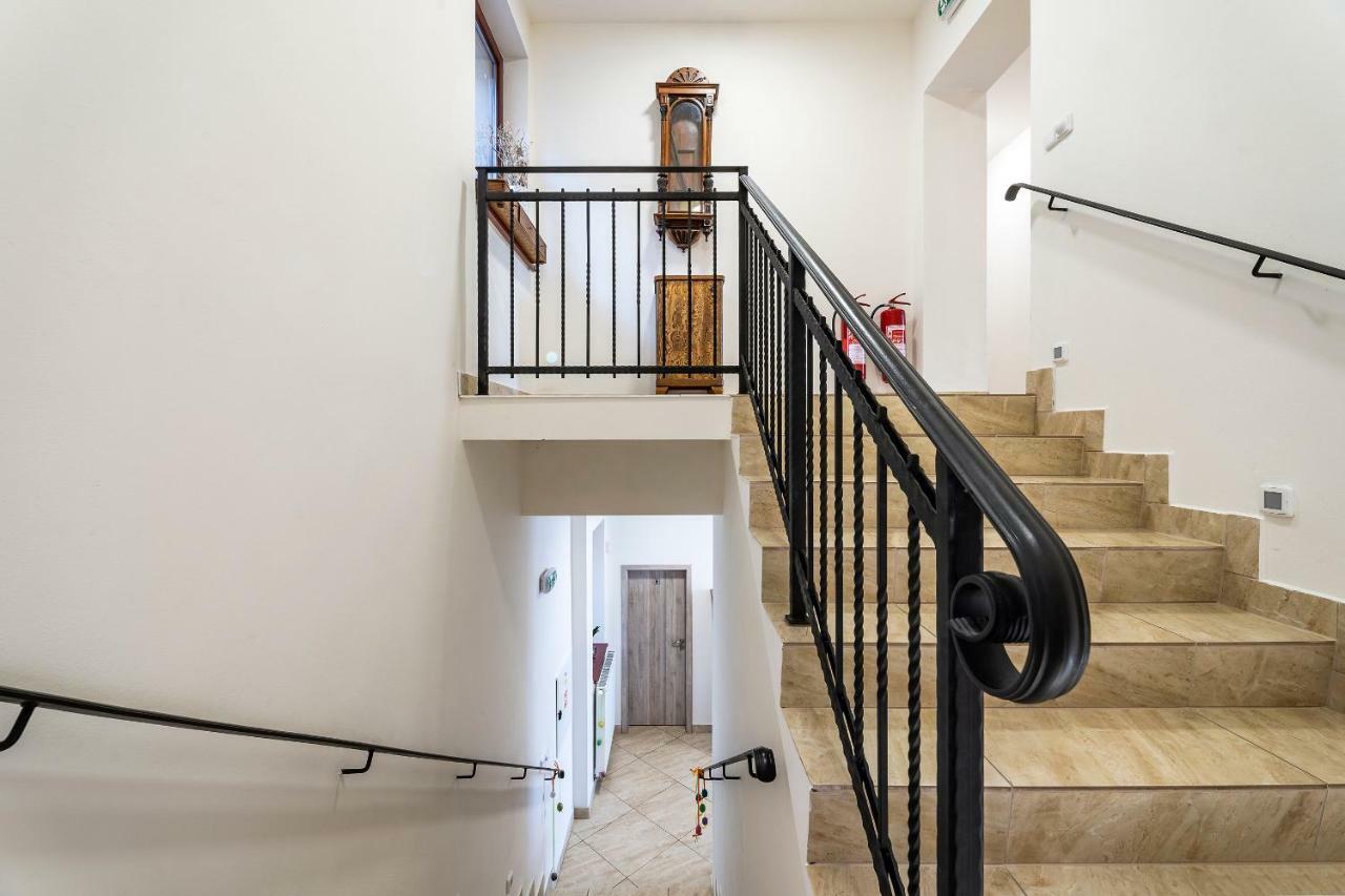 Hotel Zlechov Plumlov المظهر الخارجي الصورة